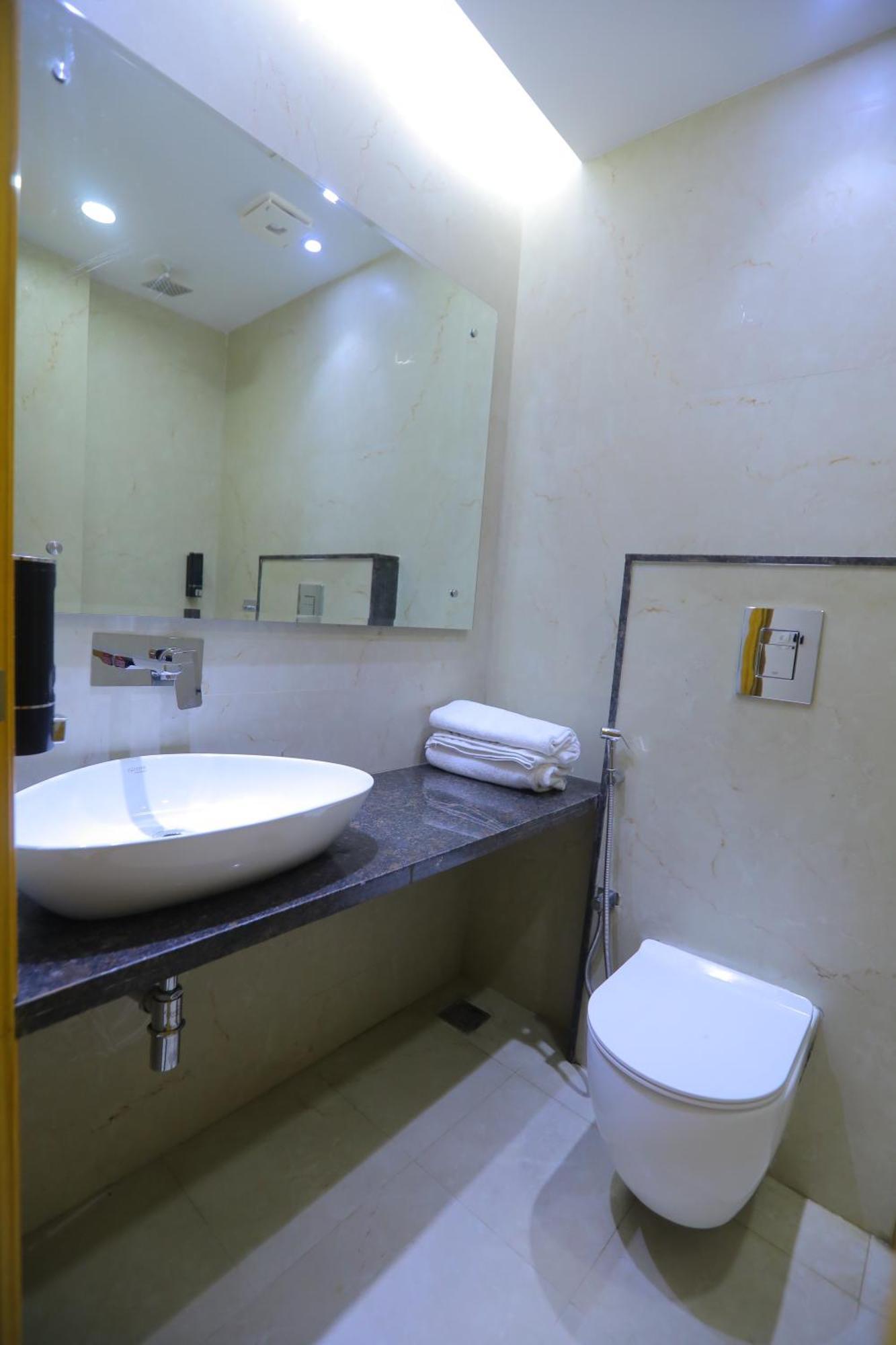 Hotel Glitz - Walk In From New Delhi Railway Station Extérieur photo