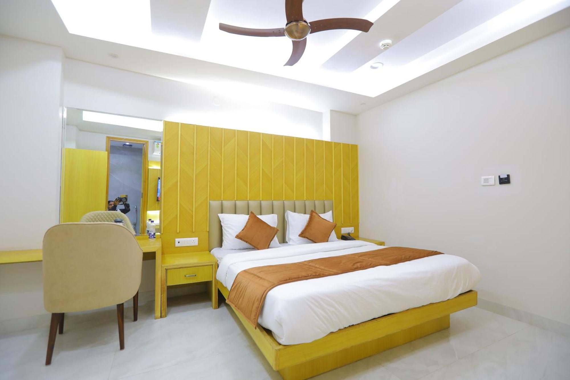 Hotel Glitz - Walk In From New Delhi Railway Station Extérieur photo