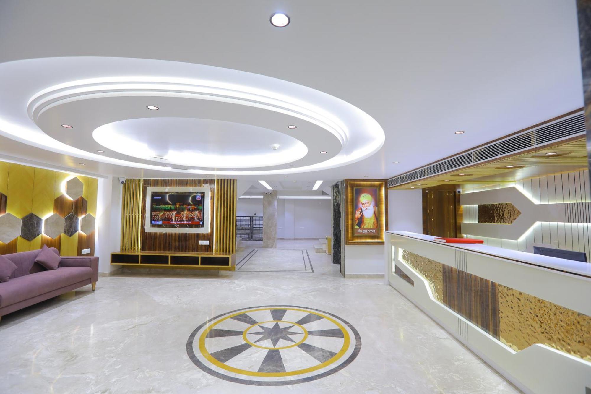 Hotel Glitz - Walk In From New Delhi Railway Station Extérieur photo