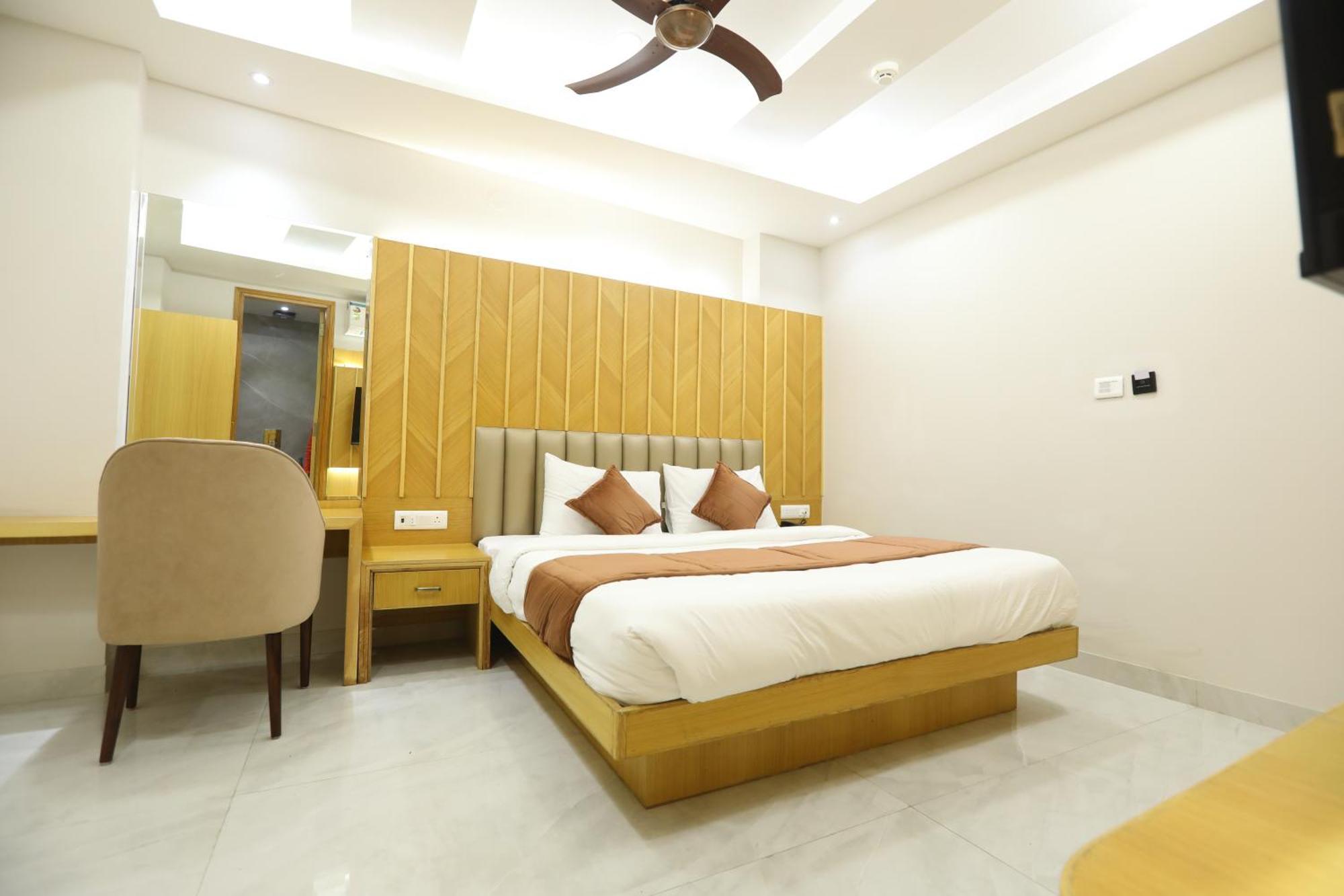 Hotel Glitz - Walk In From New Delhi Railway Station Extérieur photo